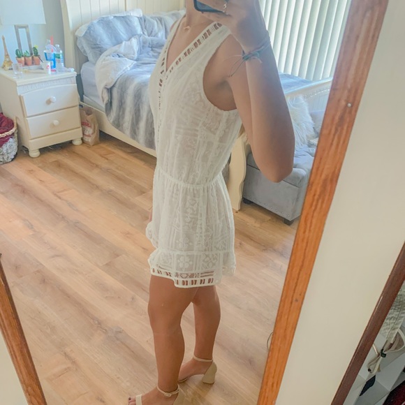 Adorable white romper - Picture 5 of 9